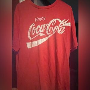 Mens T-shirt .. classic Coca Cola make. Newer!